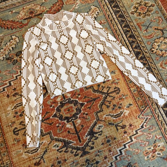 Urban Outfitters Sweaters - Urban Outfitters White and Gold Geometric Cropped Sweater
